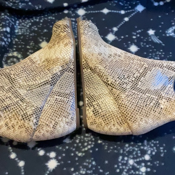 Naughty Monkey Kuda Multi Color Snake Print Leather Wedge Bootie Size 9.5, NIB - Picture 6 of 16
